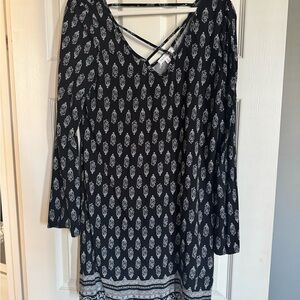 Socialite Black and White Long Sleeve Dress